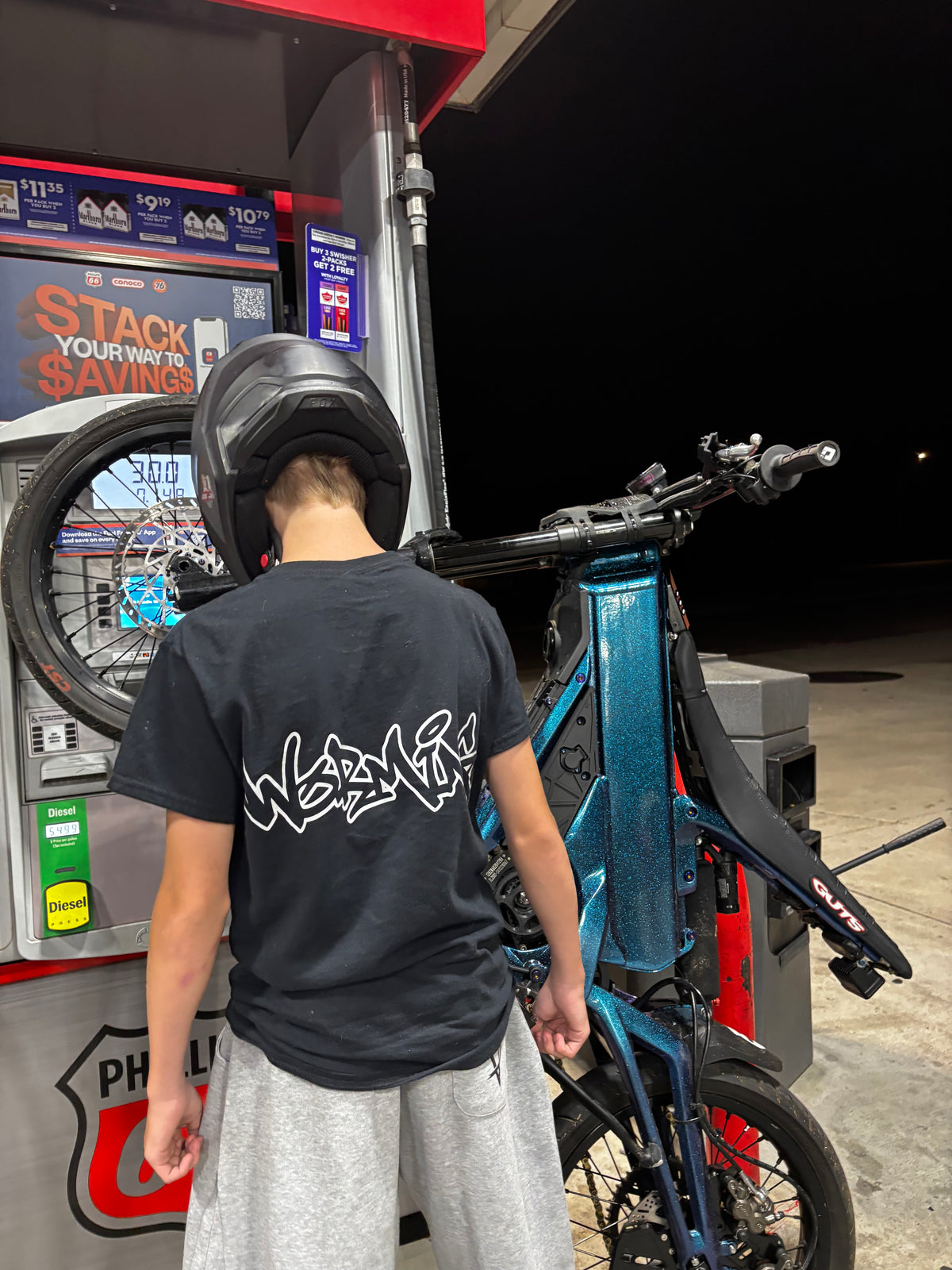 "Worming" T-Shirt