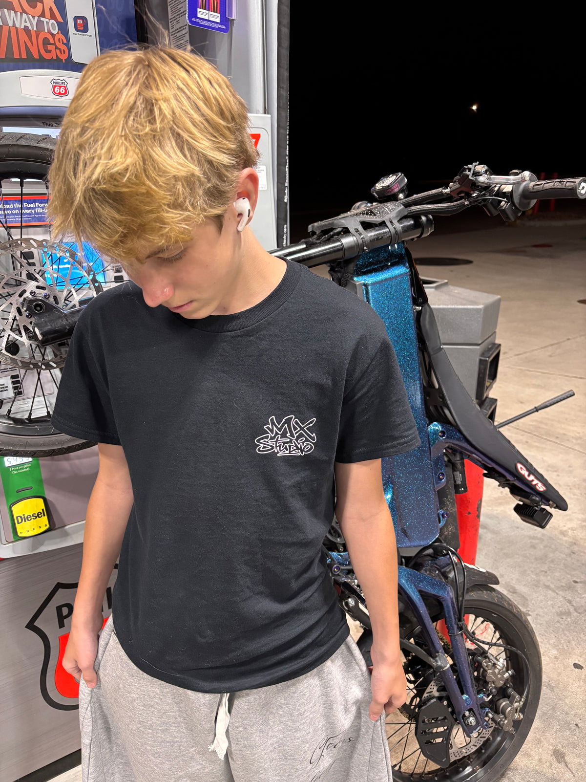 "Worming" T-Shirt